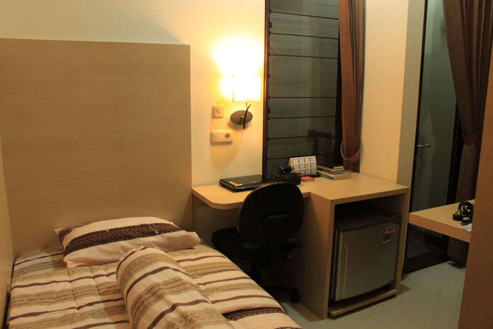 Griya Amartha Hotel Джакарта Екстериор снимка